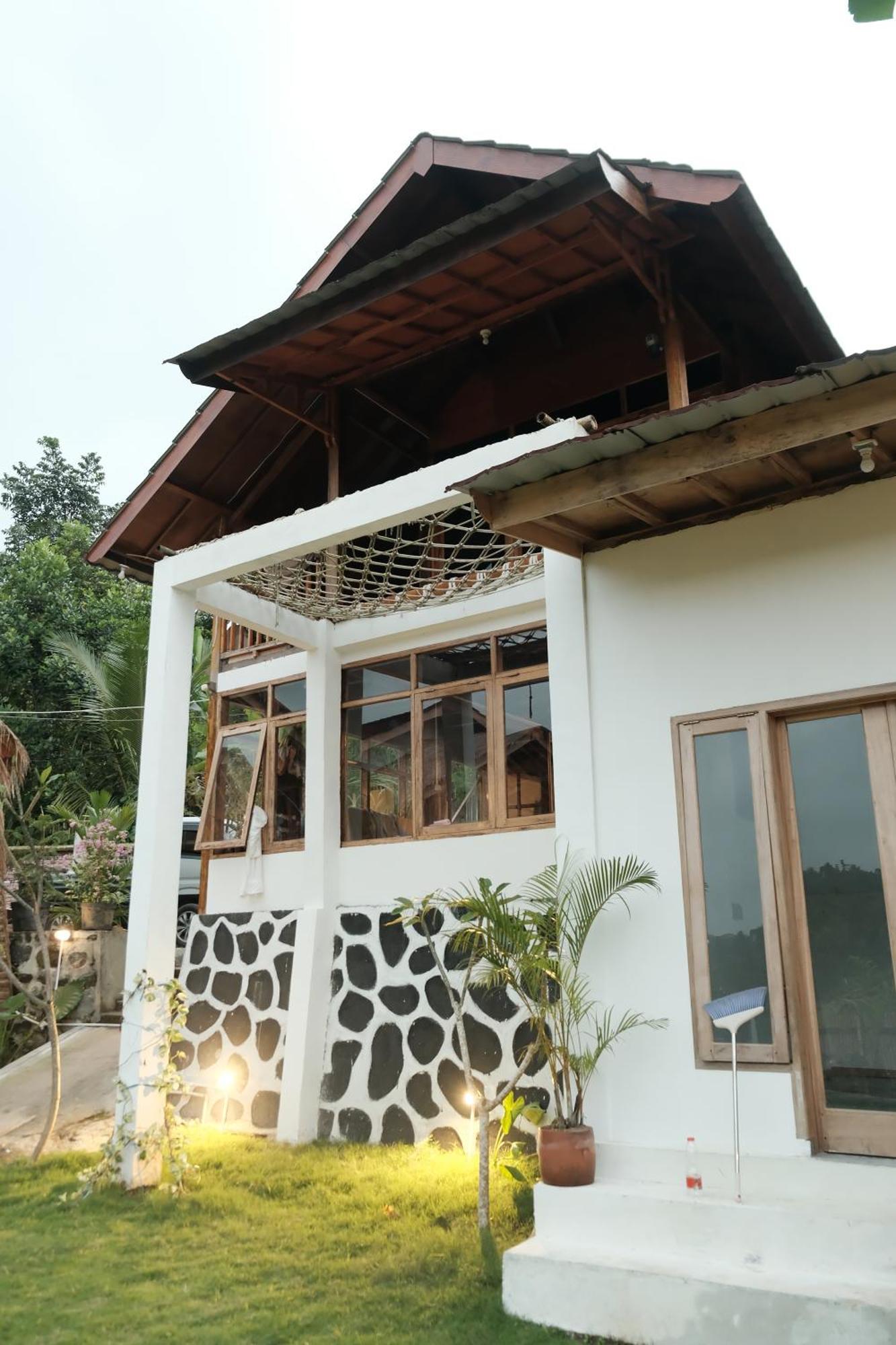 Отель Alora House Lombok Tete Batu Тетебату Экстерьер фото